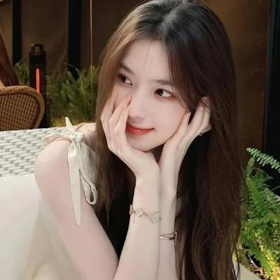 签约艺人片场闹不和，导演当场摔剧本，72小时引热议